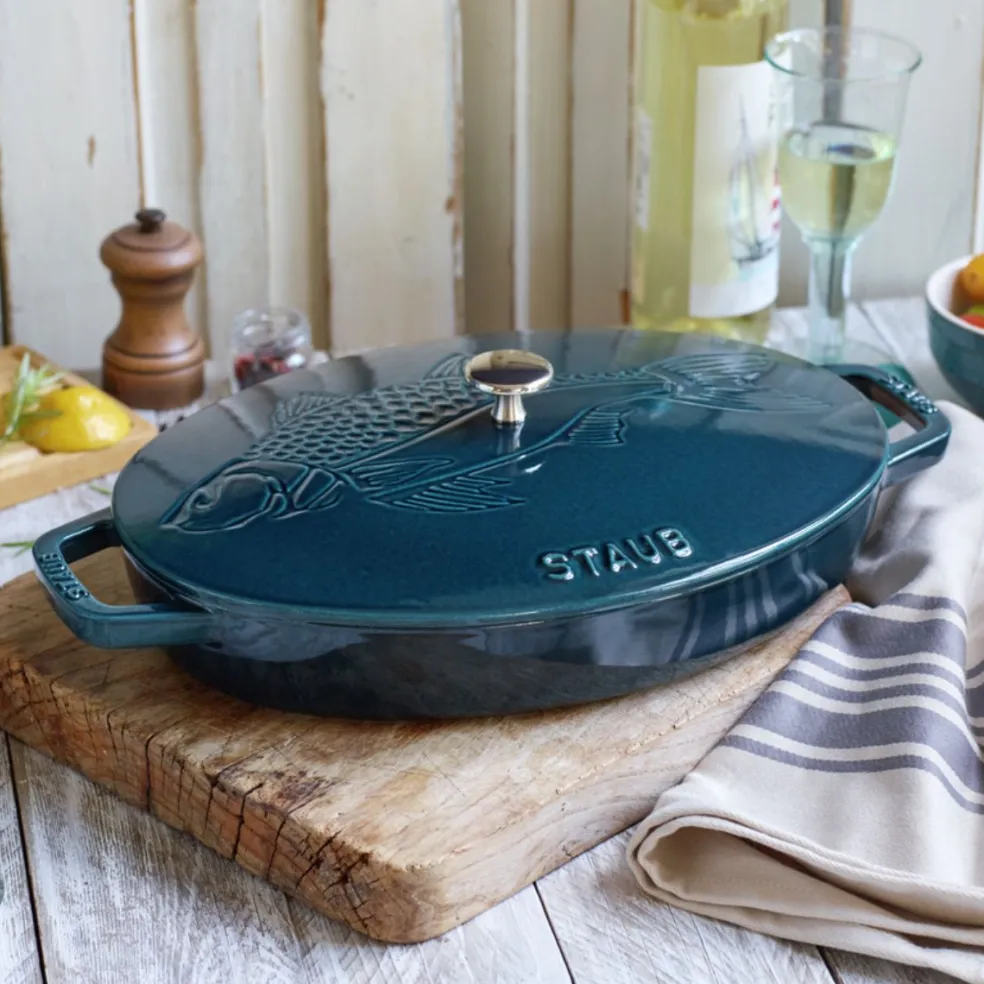 Fuente de horno ovalada de hierro fundido con tapa Staub