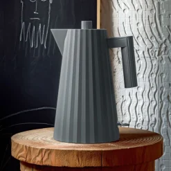 Hervidor eléctrico pequeño Plisse Alessi