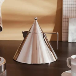 Hervidor Il Conico de acero inoxidable Aldo Rossi Alessi