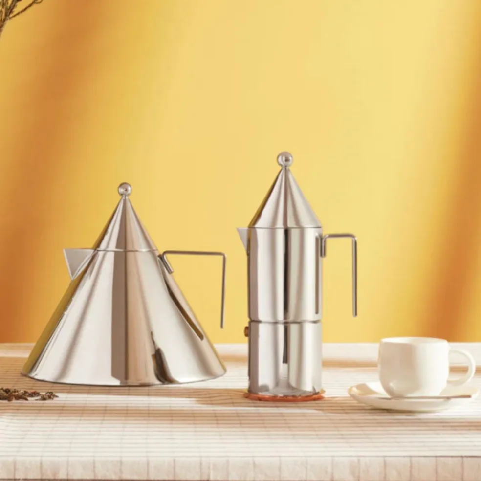 Hervidor Il Conico de acero inoxidable Aldo Rossi Alessi