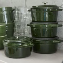 Mini cocotte de hierro fundido Staub