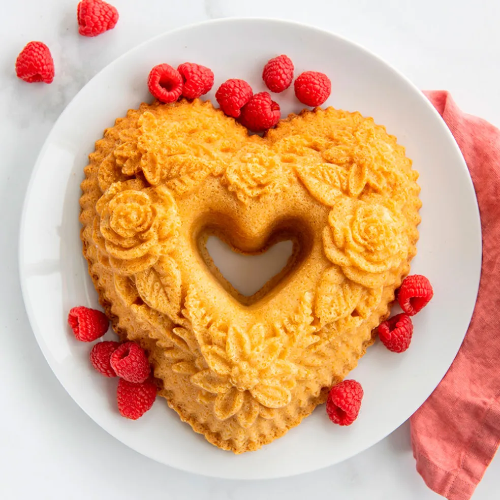 Molde corazón floral Bundt Nordic Ware