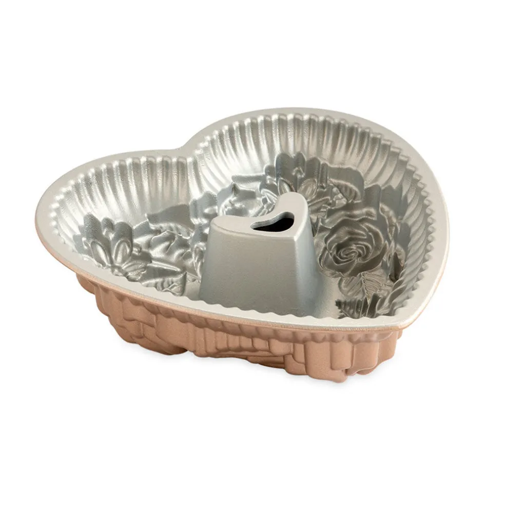 Molde corazón floral Bundt Nordic Ware