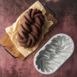 Molde Loaf Pan trenzado 75º Aniversario Nordic Ware