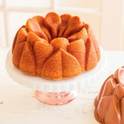 Molde Magnolia Bundt Nordic Ware