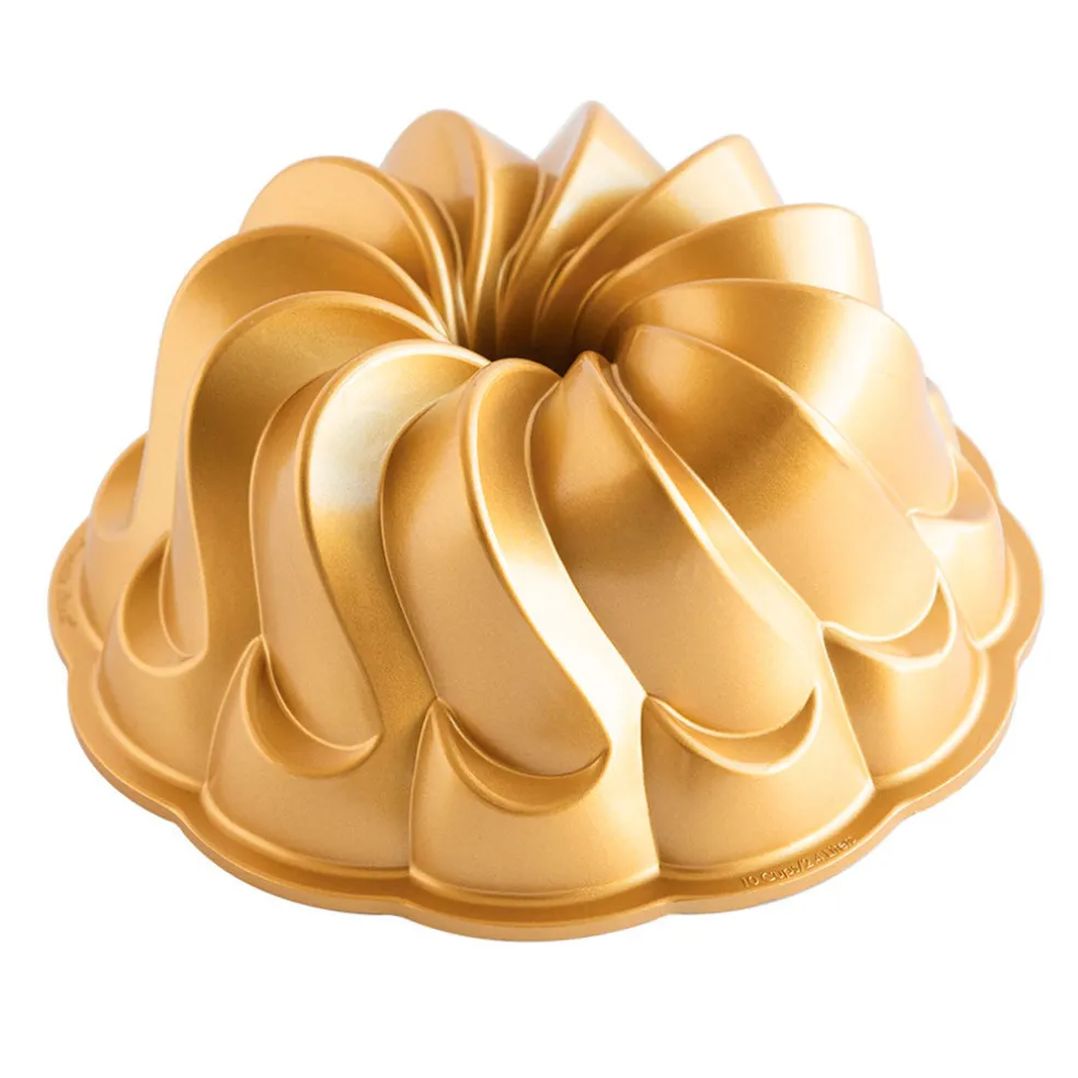 Molde Pirouette dorado Bundt Nordic Ware