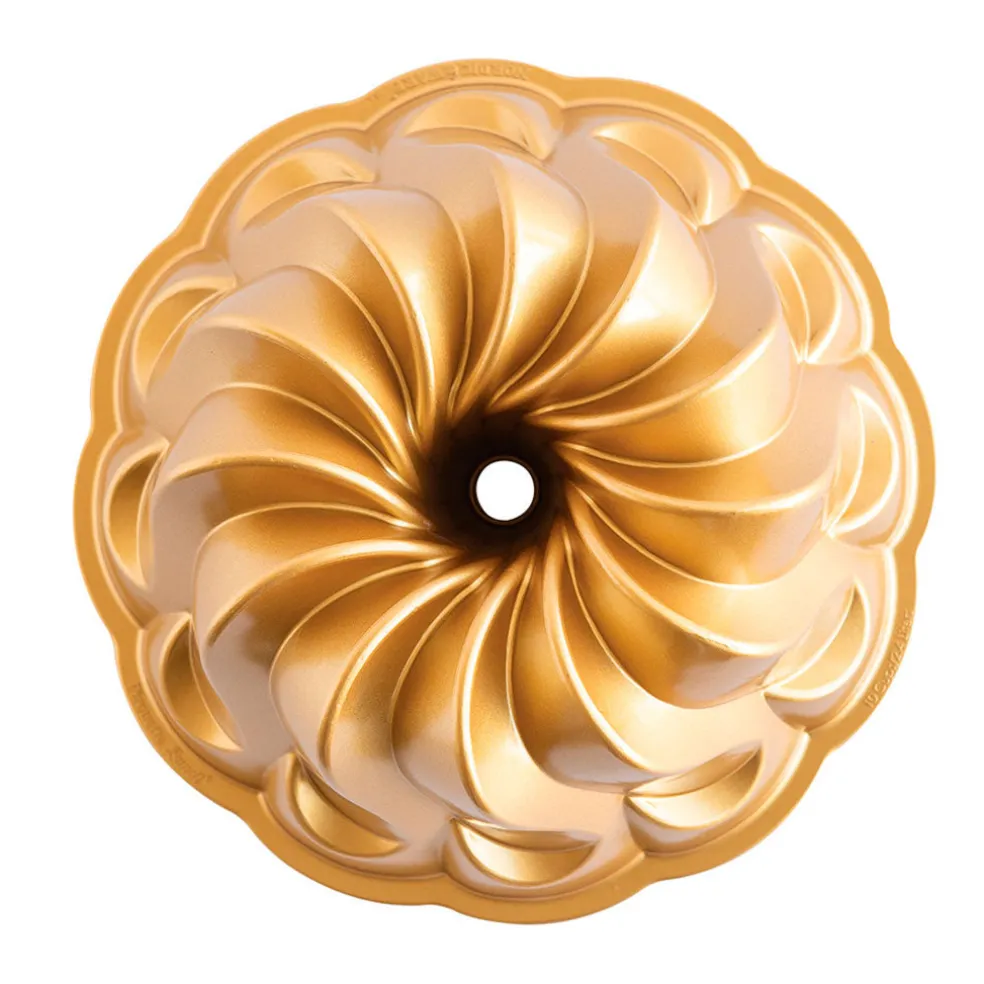 Molde Pirouette dorado Bundt Nordic Ware