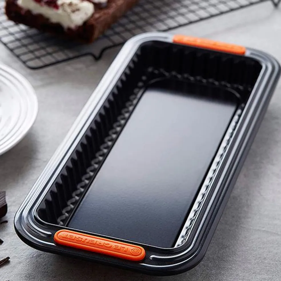 Molde rectangular antiadherente con base extraible Le Creuset