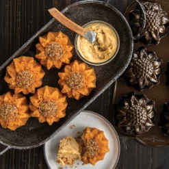 Molde Sunflower Nordic Ware