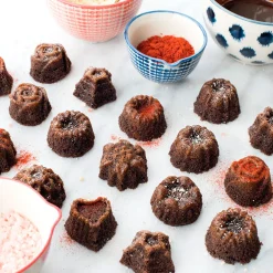 Molde Teacakes & Candies Nordic Ware