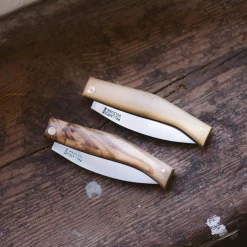 Navaja Pallarès de acero inoxidable con mango de olivo