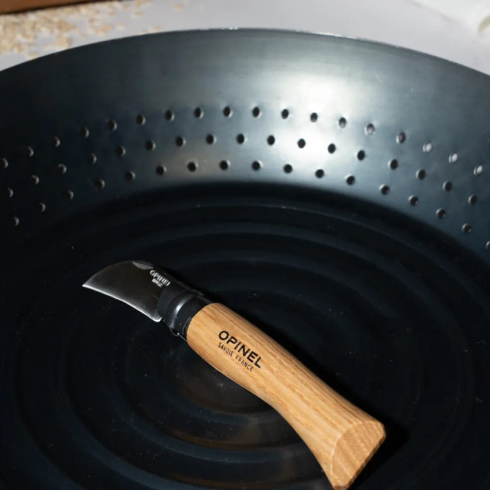 Pack sartén para castañas De Buyer y cuchillo para castañas Opinel