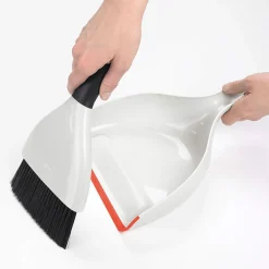 Pala recogedora y cepillo OXO