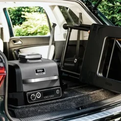 Parrilla eléctrica de exterior con ahumador y freidora de aire Ninja®