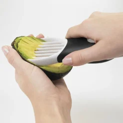 Pelador de aguacates 3 en 1 OXO