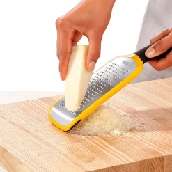 Rallador mediano con mango OXO