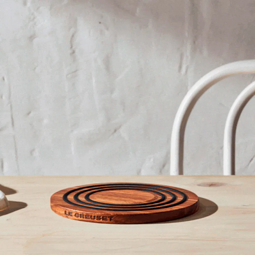 Salvamanteles magnético de madera Le Creuset