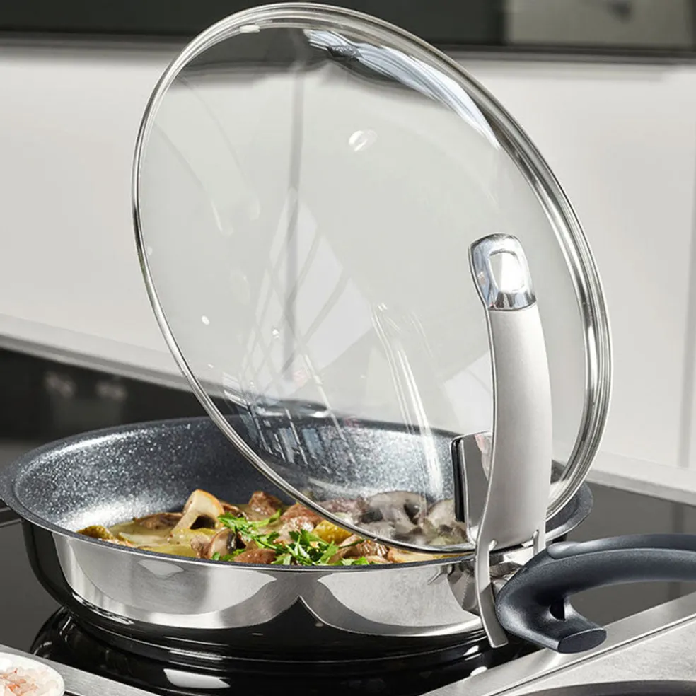 Sartén antiadherente con exterior inox Adamant® Premium Fissler