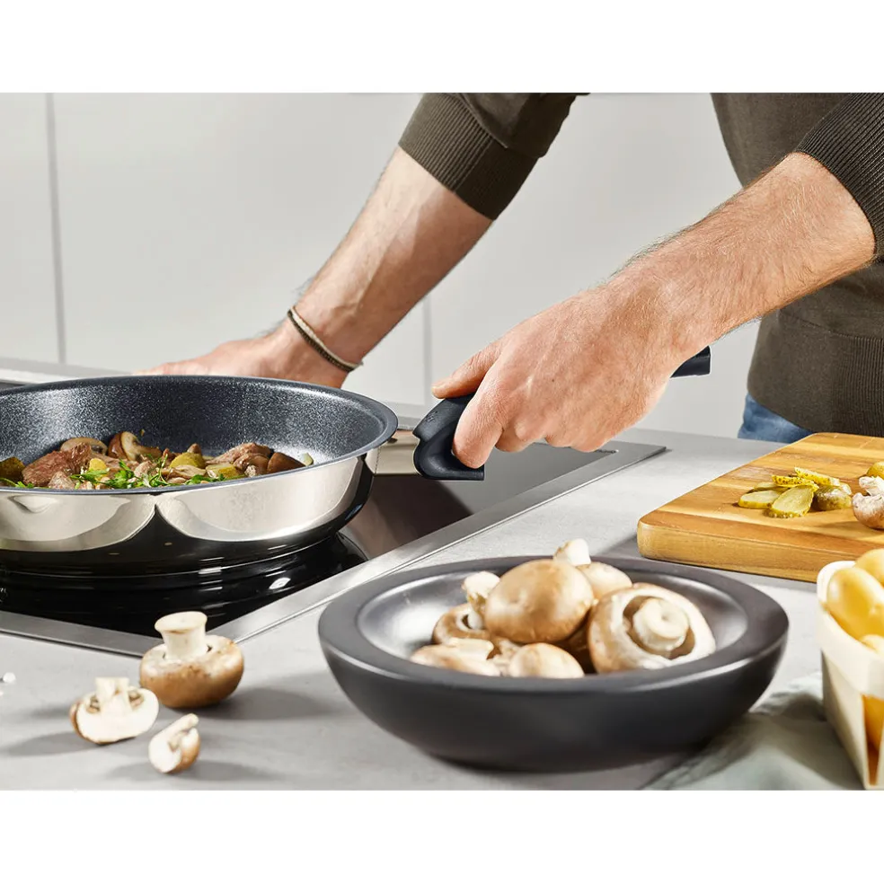 Sartén antiadherente con exterior inox Adamant® Premium Fissler