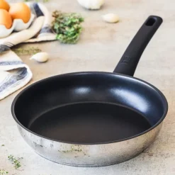 Sartén antiadherente con exterior de acero inox Antistick Bra