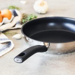 Sartén antiadherente con exterior de acero inox Antistick Bra