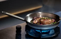 Sartén de acero inoxidable ultraplana Ultimate WMF