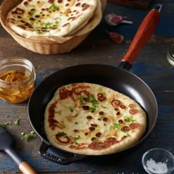Sartén de hierro fundido con mango de madera Staub