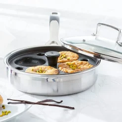 Sauté inox con accesorio para huevos poché de Le Creuset