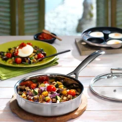 Sauté inox con accesorio para huevos poché de Le Creuset
