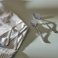 Set de 4 cucharillas de café con forma de corazón Love Caffe Alessi