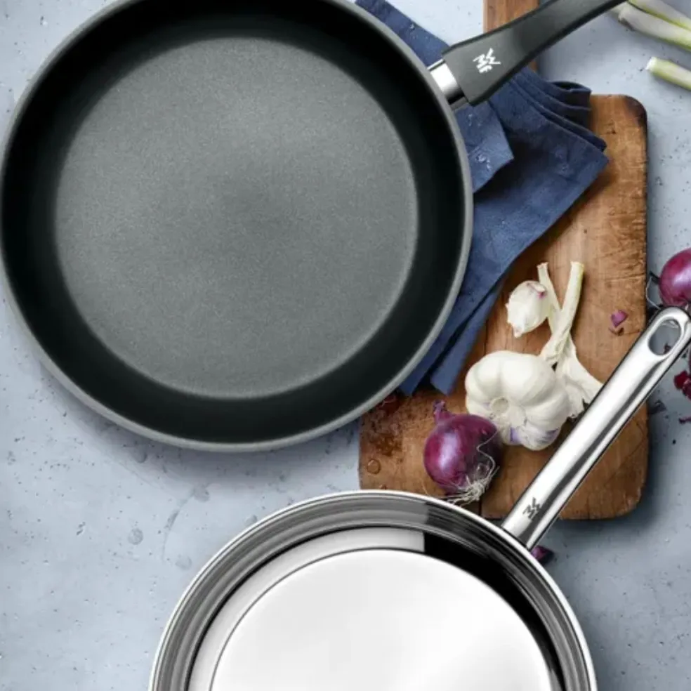 Set de sartén inox y sartén antiadherente con exterior inox Devil WMF