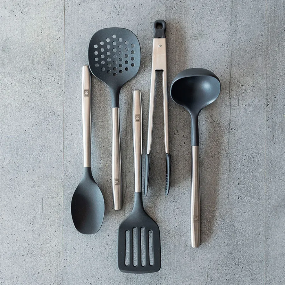 Set de 5 utensilios con bote Signature Bra