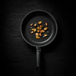 Set sartén Adamant® Comfort 28cm y sartén Adamant® Classic 24cm Fissler