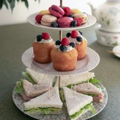 Stand para tartas de 3 pisos de porcelana Wild Clematis Laura Ashley