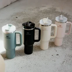 Vaso termo con asa y pajita The Quencher FlowState Stanley